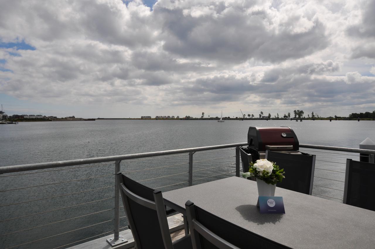 Schwimmendes Haus Hausboot Villa ออลเพนิทซ์ ภายนอก รูปภาพ