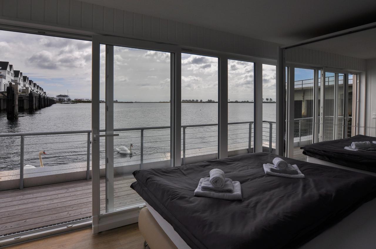 Schwimmendes Haus Hausboot Villa ออลเพนิทซ์ ภายนอก รูปภาพ